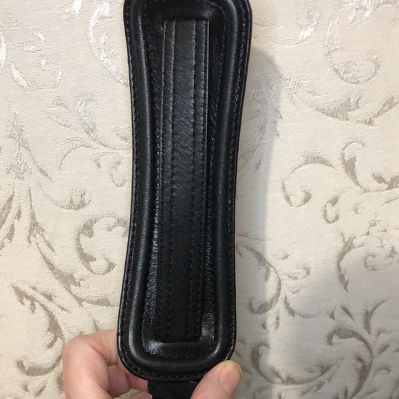 Francesco Baisia Leather Shoulder Bag.  Like new. Includes branded dust bag. - Picture 15 of 16